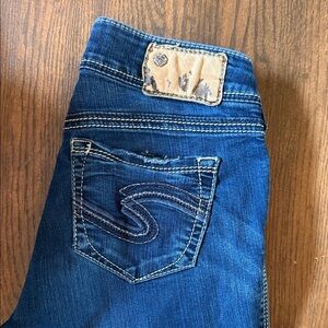 Silver Jeans Dark Blue Women's suki slim boot denim. Size 25x33